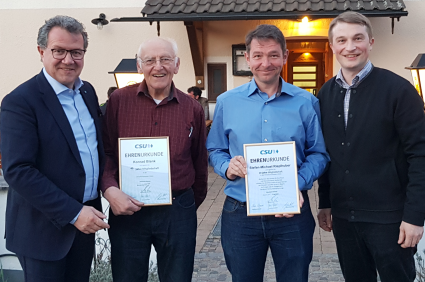 von links: Klaus Stöttner, MdL; Konrad Blank; Stefan-Michael Rieplhuber, Peter Mayer (Ortsvorsitzender)